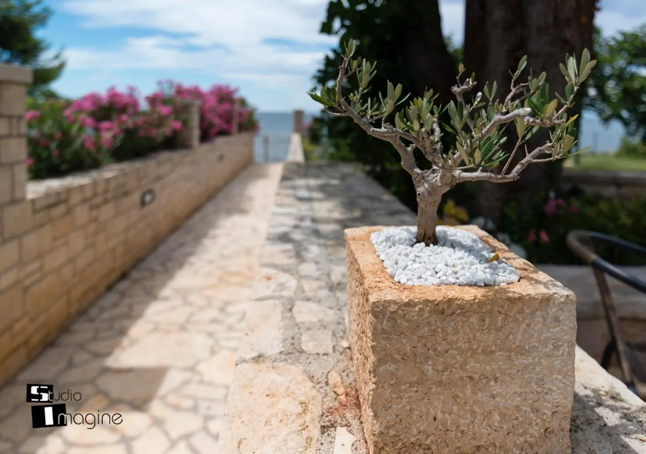 Charming Stone Cottage By The Sea Umag 0*,  Horvátország