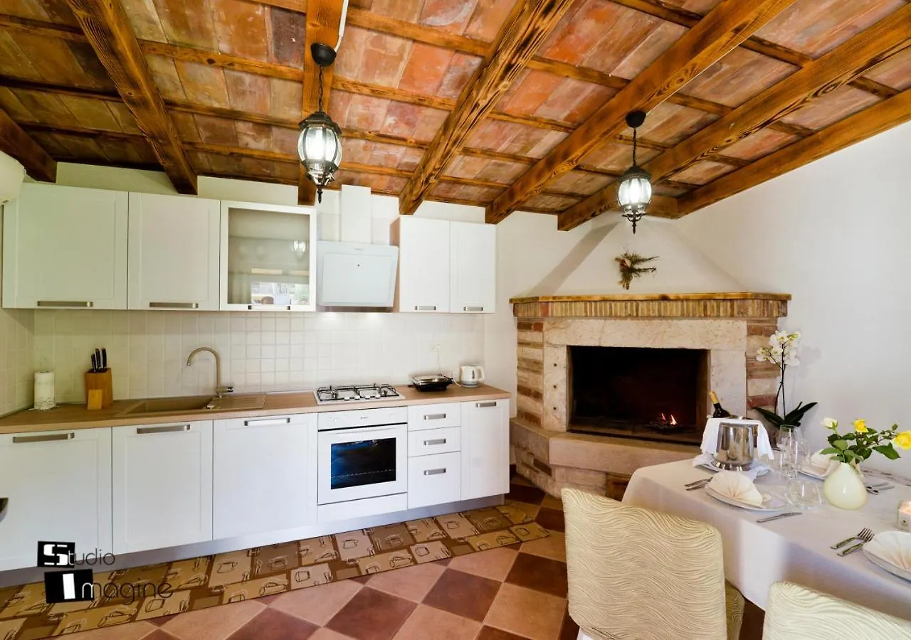 Nyaraló Charming Stone Cottage By The Sea Umag
