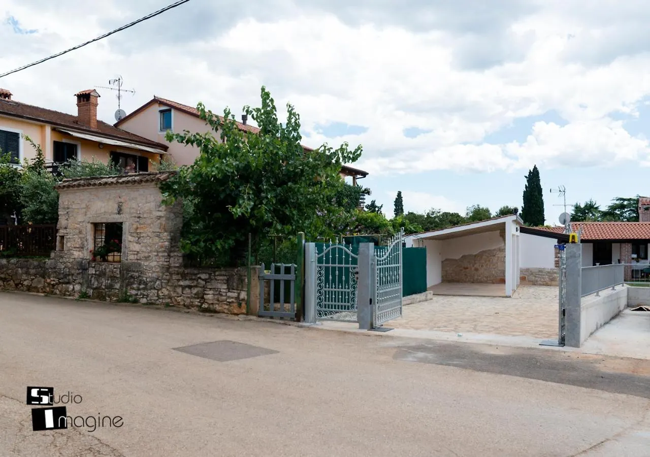 Charming Stone Cottage By The Sea Umag Nyaraló