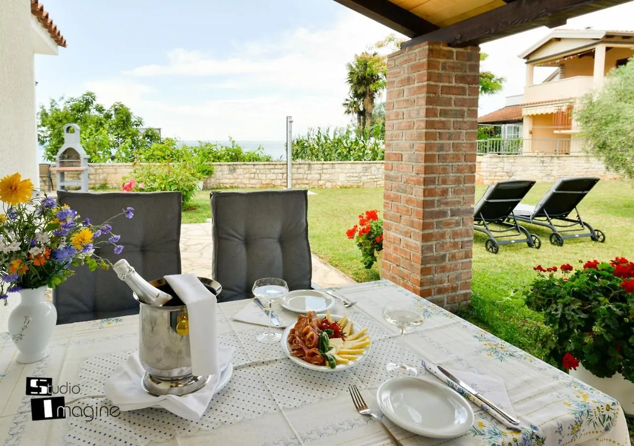 Charming Stone Cottage By The Sea Umag Nyaraló