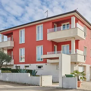 Apartment Ax, Umag