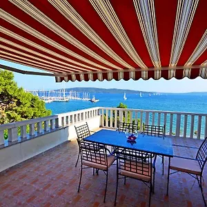 https://apartment-luxury-cream.splithotels.org